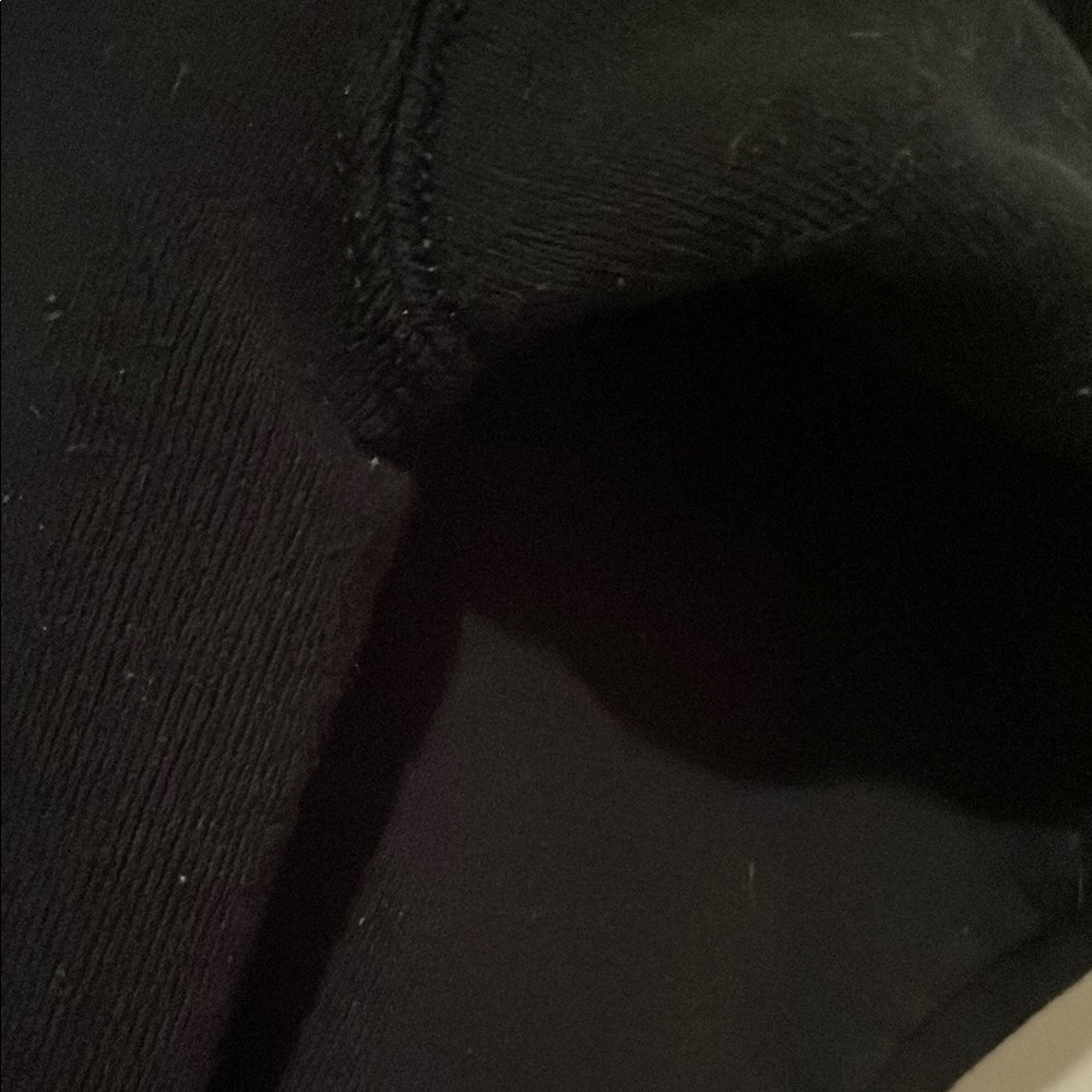 Vintage Black Crewneck Sweater with Classic Style - Picture 7 of 9